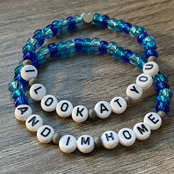 I Look At You And Im Home Disney Inspired Bracelets Glass Pony Beads Stretchy - Picture 2 of 5